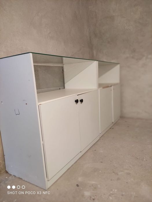 Бизнеске мебель сатылады.