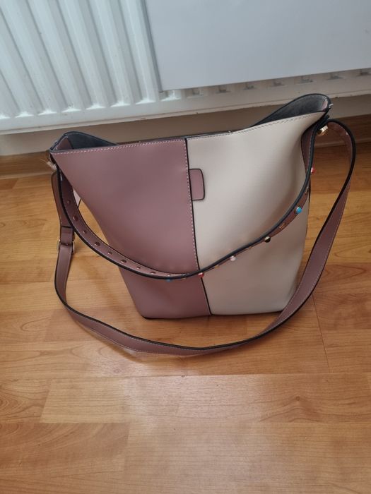 Дамска чанта Във отлично състояниее