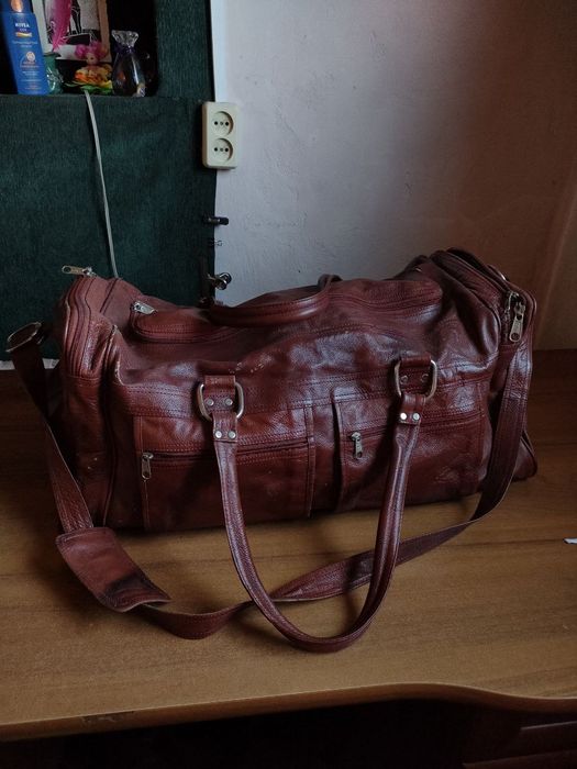 Вместительные сумки, кожа