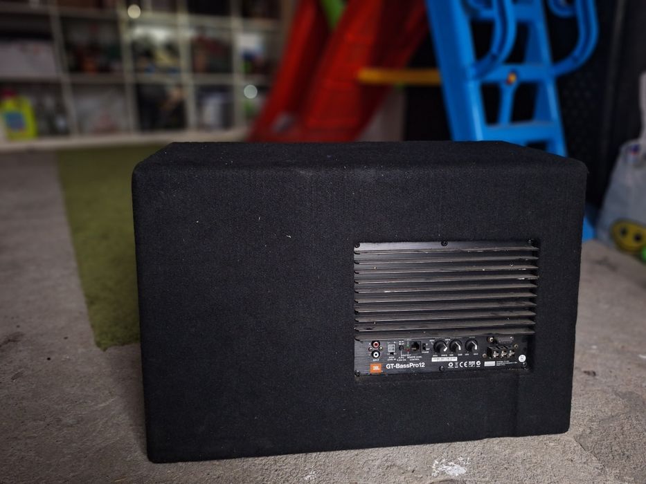 Subwoofer  JBL activ cu amplificator 150w rms integrat