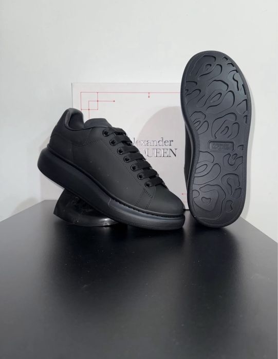 Vand McQueen Negri