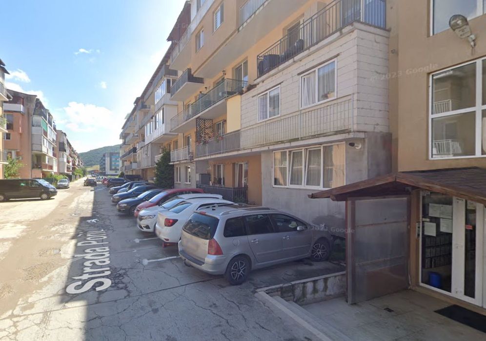 Închiriez parcare cu CF strada Eroilor Nr. 294