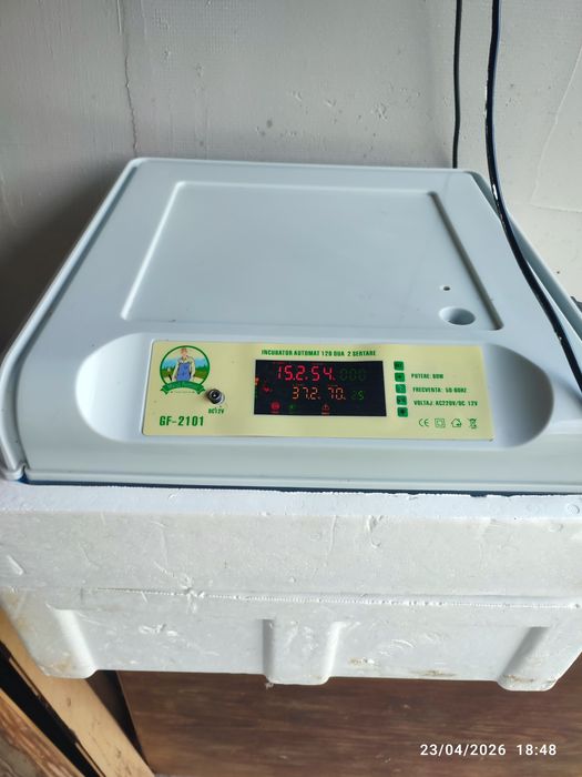 Vand incubator 128 oua