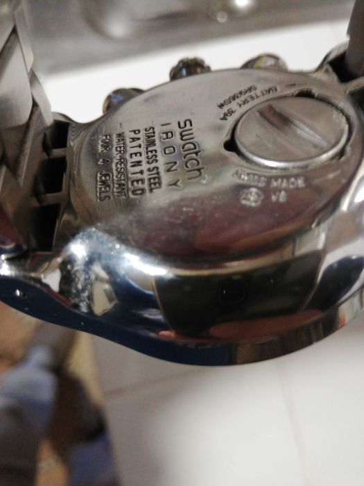 Часовник Swatch Irony