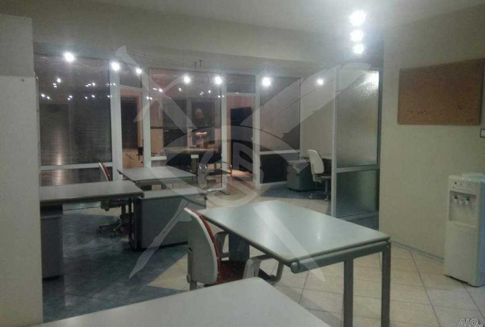 Дава се под наем Офис в Пловдив, Център - 72 кв.м за 488.58 € - Снимка #2