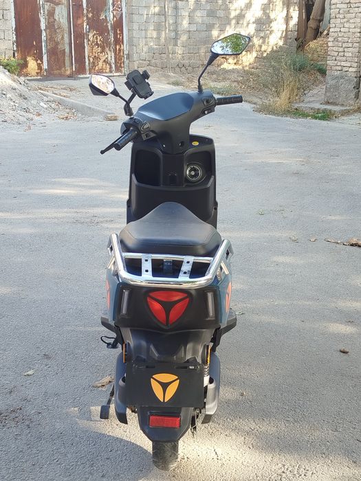 Скутер Yadea  без акумулятор