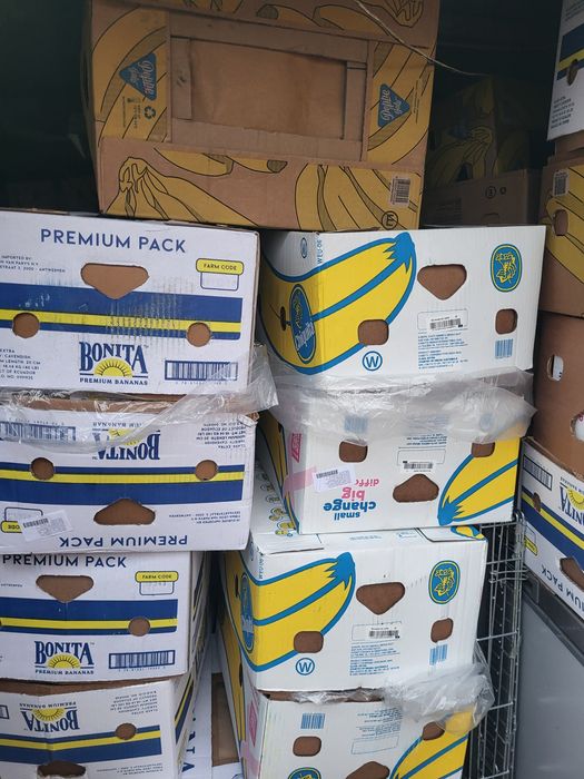 Vand baxuri banane noi 5 lei