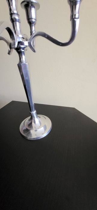 Vând candelabru metalic