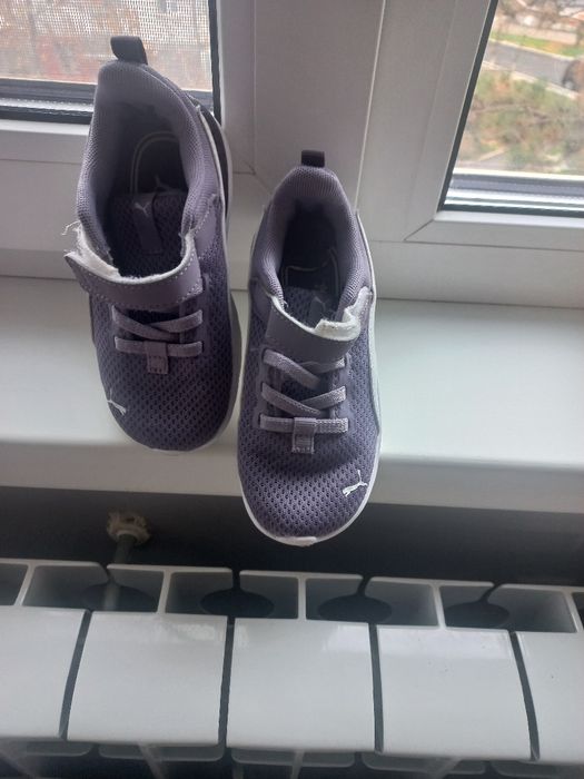 2 perechi de adidași