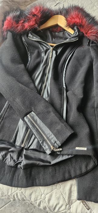 Дамско палто черно с червен пух, размер S36