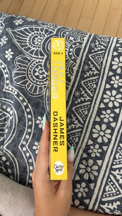 Книга на английски език