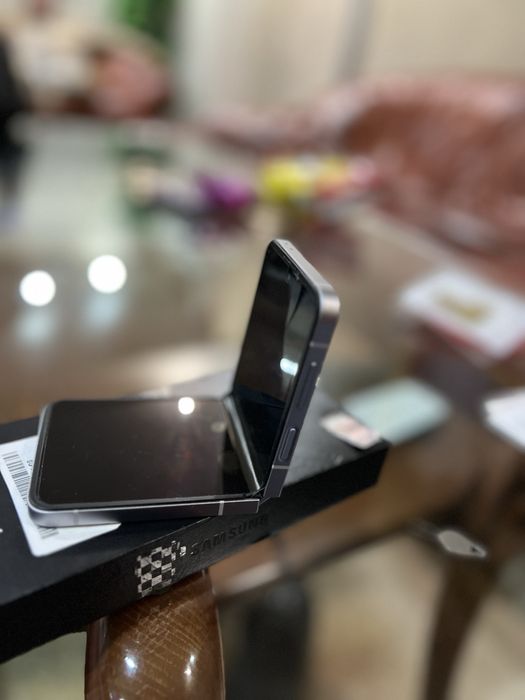 Samsung Galaxi Z Flip6