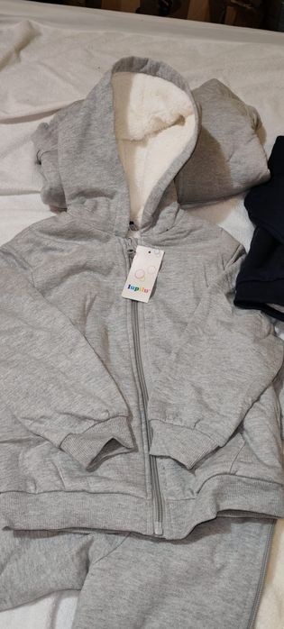 Hanorace și pantaloni