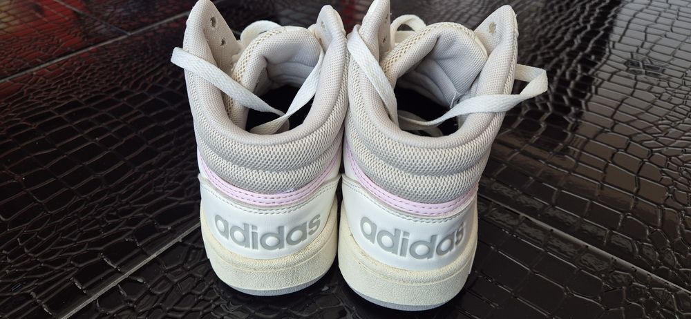 Маратонки Adidas номер 37