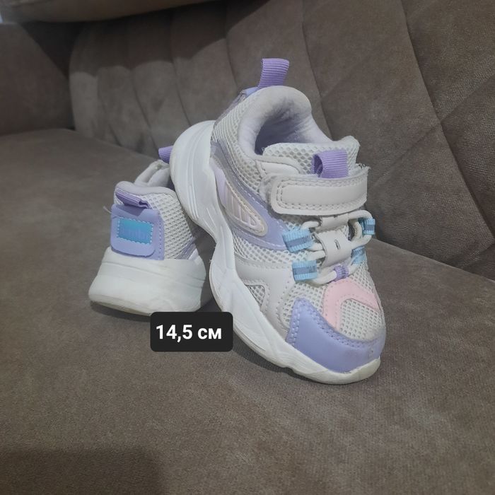 Продам детскую обувь. Для девочки.