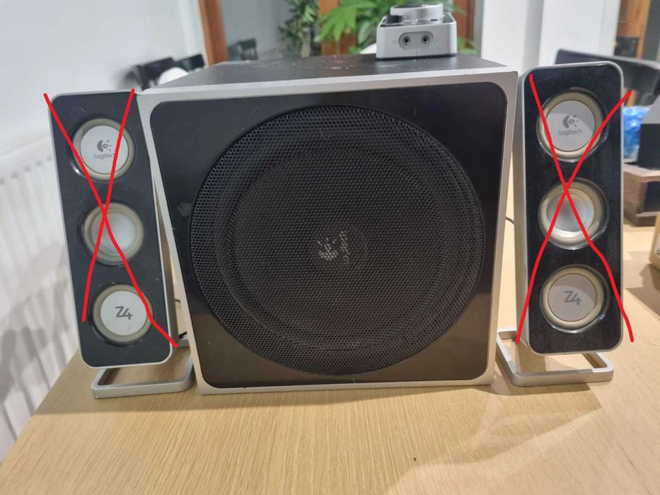 Logitech Z4 subwoofer si telecomanda (trimit prin curier)