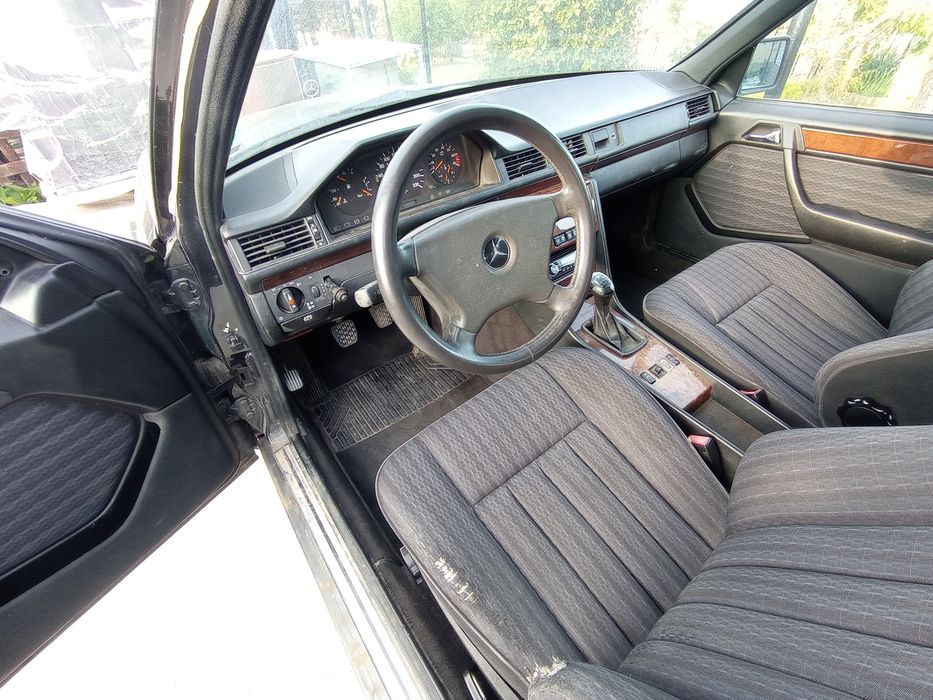 Mercedes Мерцедес  w124 200e 122к.с на части.