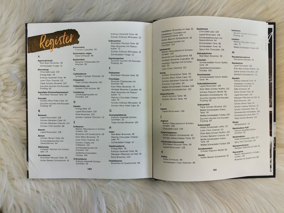 Готварска книга Oh lala... CHOCOLAT, EMF, 70 рецепти с шоколад