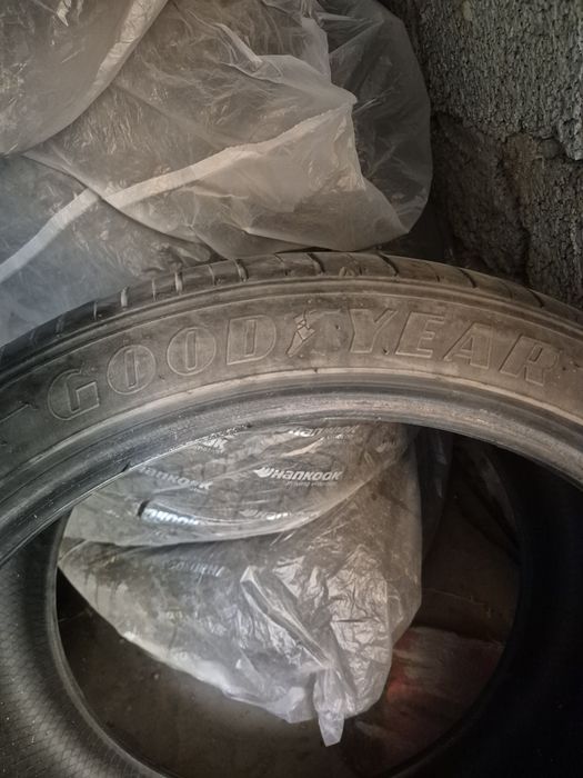 Бу балон 275,35,R19. Good year
