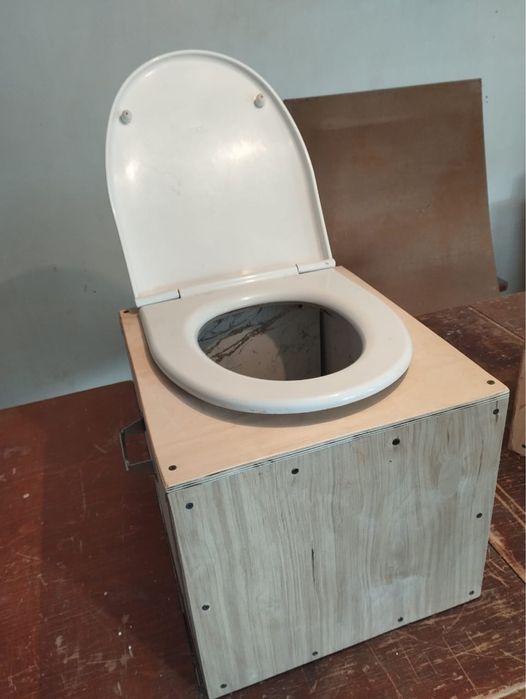 Продам туалет,уличный