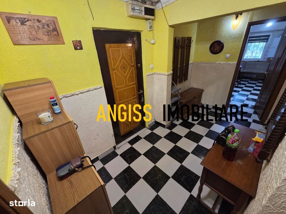 Apartament 3 camere 1990, parter inalt Str. Babadag