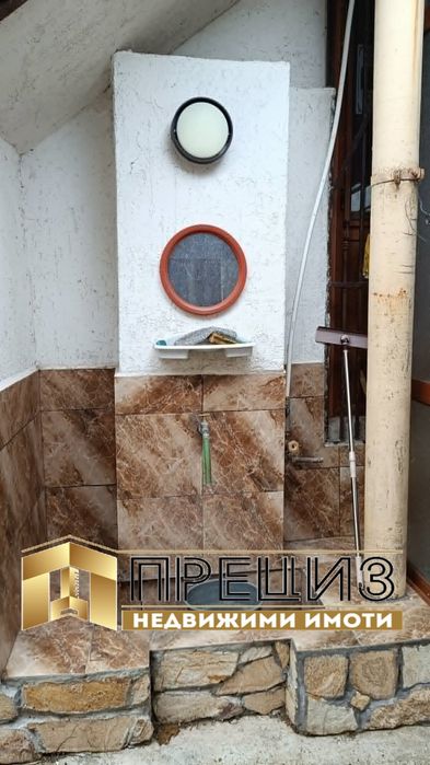 Продажба Къща гр. Каспичан - с. Златна нива 720m² и двор 720m²