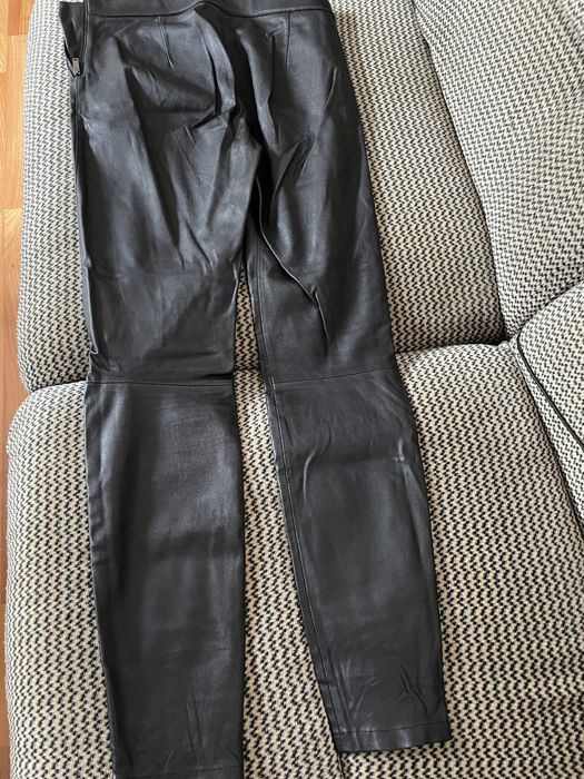 Pantaloni de piele nappa mulati Massimo Dutti S