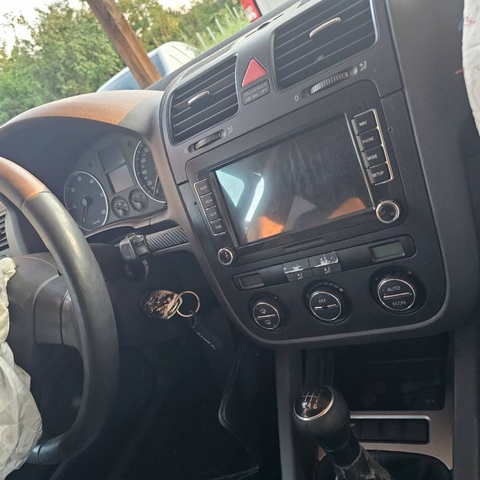 Продавам Голф 5 2.0tdi 140кс. BKD на ЧАСТИ, както и още около 10 голфа