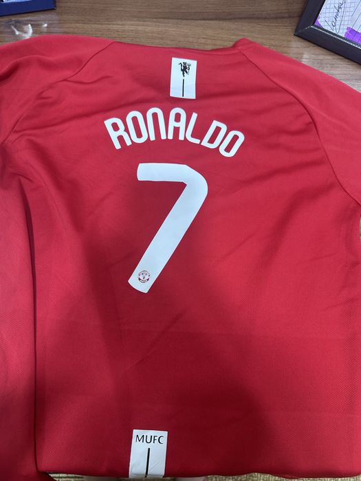 Продам футбольные формы (любые которые скажите)