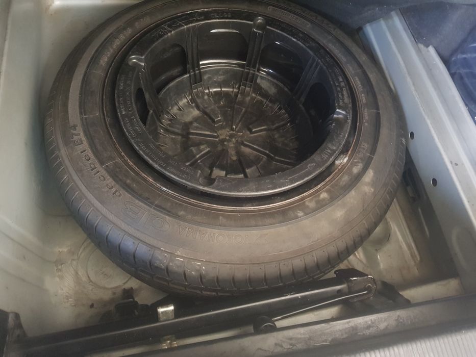 w 210 mersedes  sotiladi