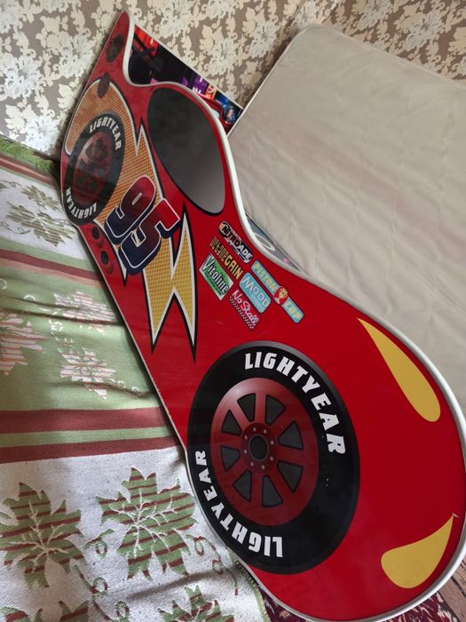 Детская кровать-машина