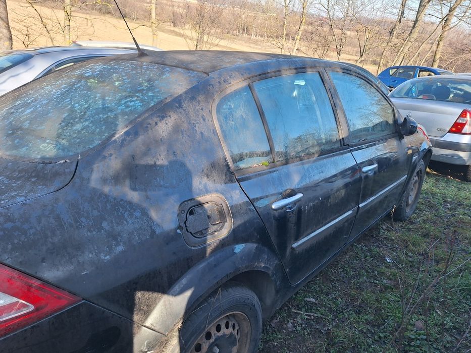 Dezmembrari Renault Megane 2 sedane an 2006