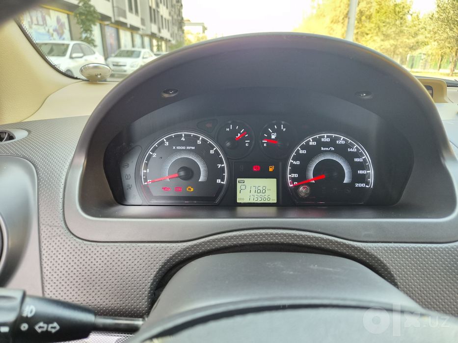 Nexia 3 sotiladi.