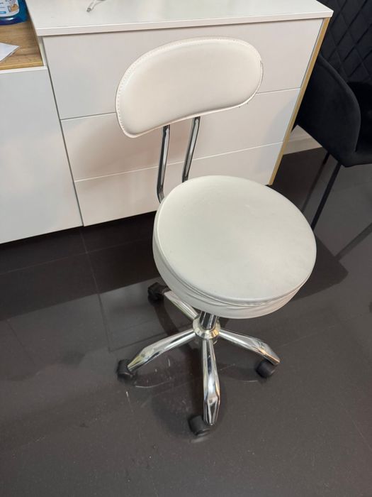 Pat profesional + scaun rotativ cu spatar salon beauty