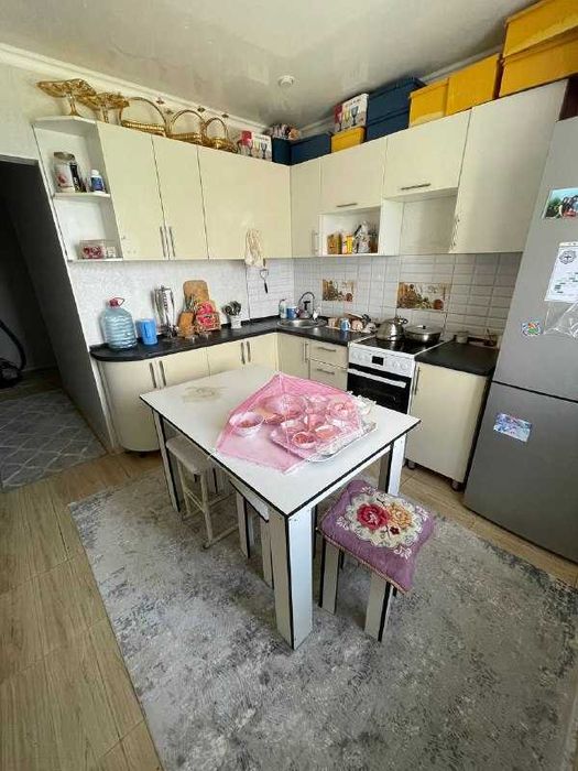 Продам 2-х квартиру Жилгородок.