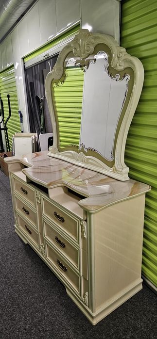 Dulap cu oglinda model frumos