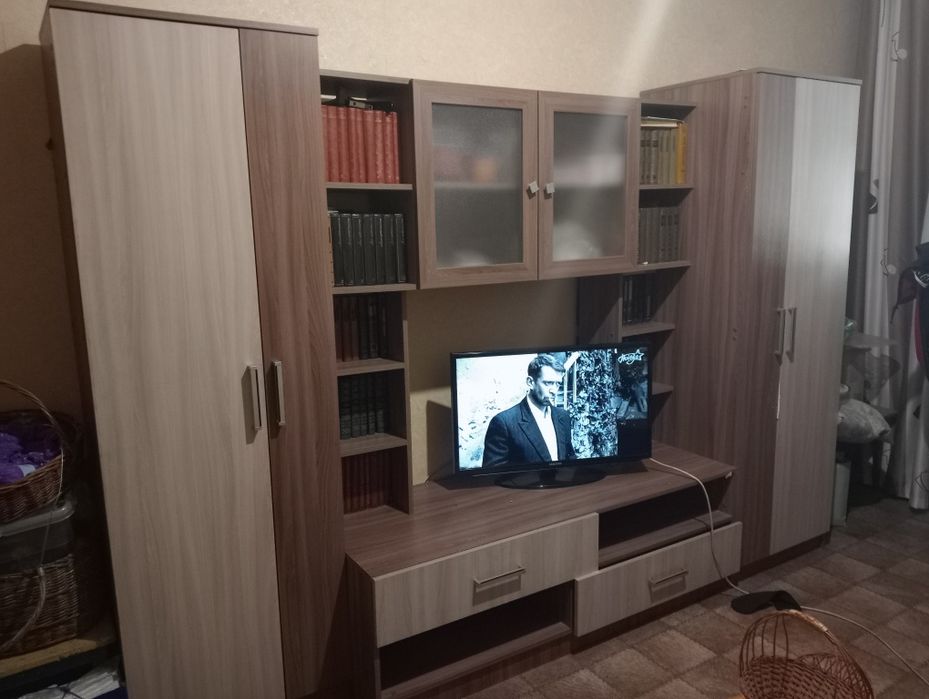 Стенка 270х190 см