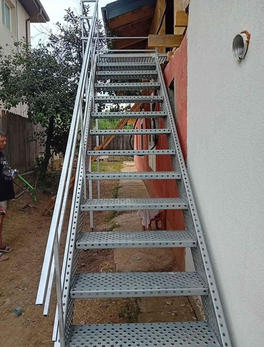 Scari de exterior galvanizate industriale