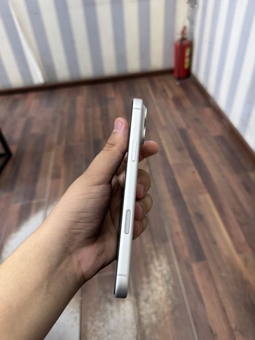 Iphone 17pro max sotiladi