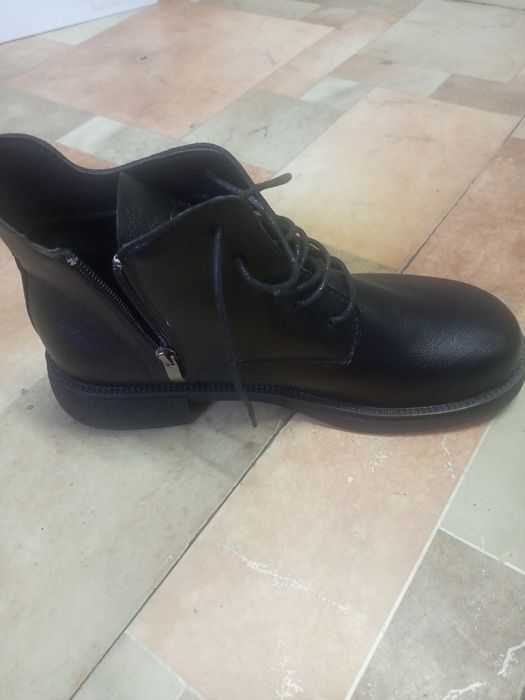 Продам ботинки весна-осень.