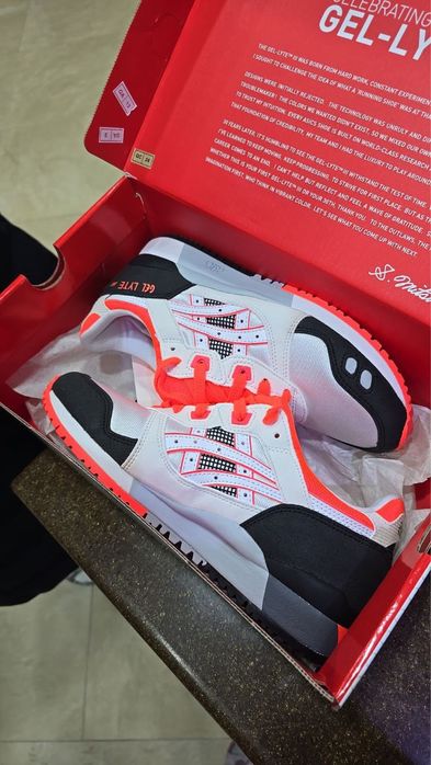 Кроссовки ASICS бренд оригинал 900,000 сум