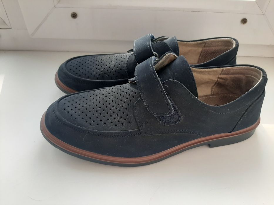 Продам туфли школьные