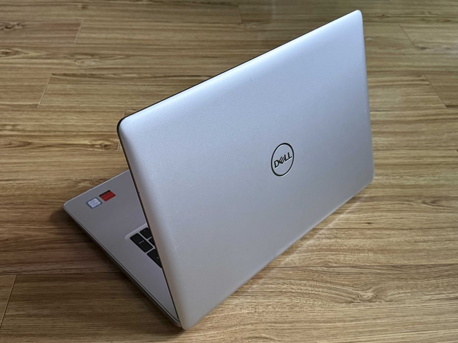 17.3 Dell 5770`Core i5-8265U/16GB RAM/256GB SSD+500GB/AMD 520/FHD IPS