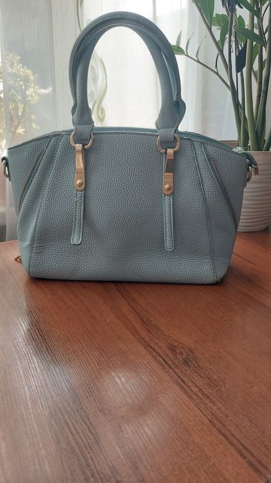 Разные сумки,кошельки,чемоданы