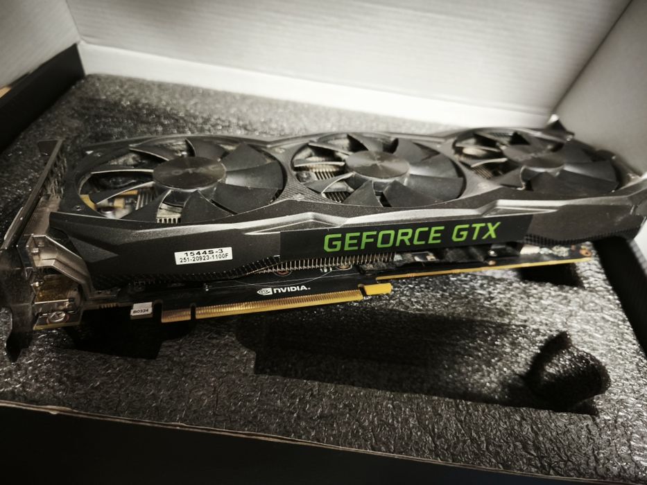 Видеокарта Zotac 1070.