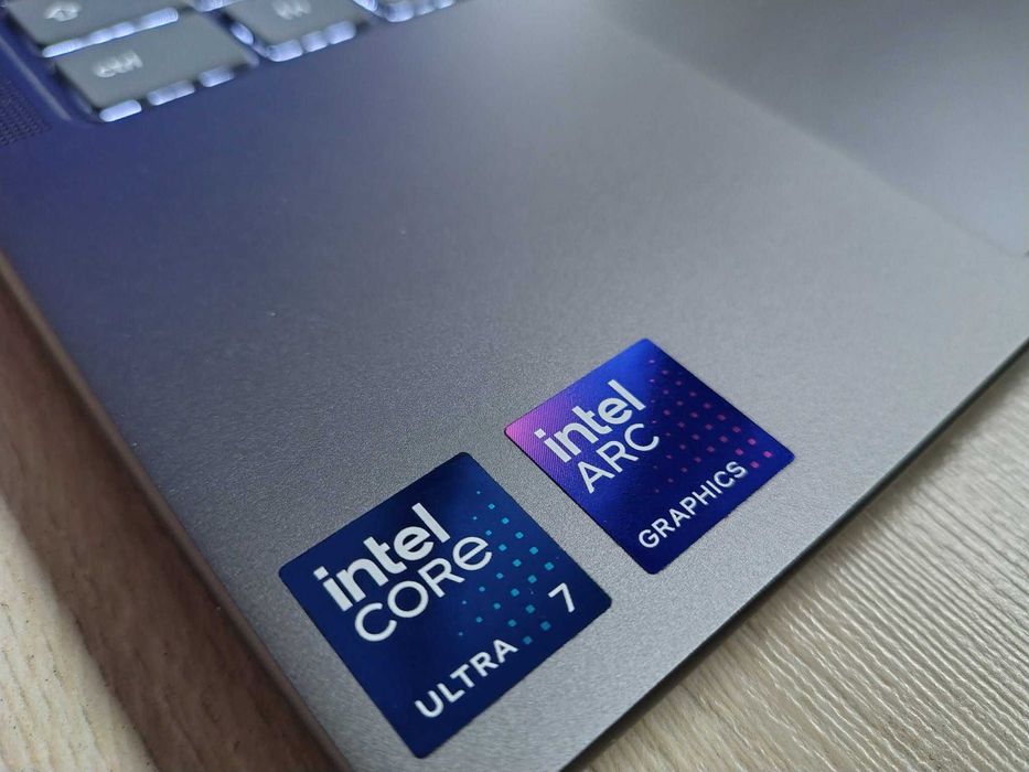 Lenovo Yoga 7 2-in-1 14ILL10, Intel Ultra 7 256V, OLED, 16GB , 1TB SSD