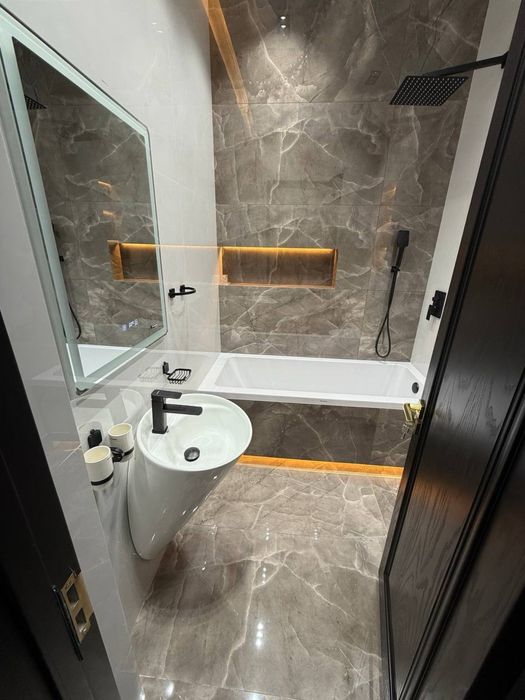 Жк Мухташам-Сдается новая 3-х комнатная квартира в центре города!