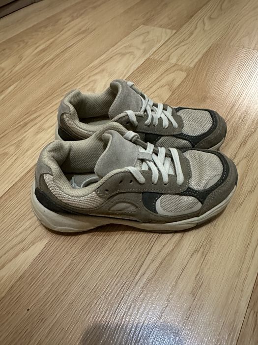 Обувь на девочку, сапоги, кроссовки