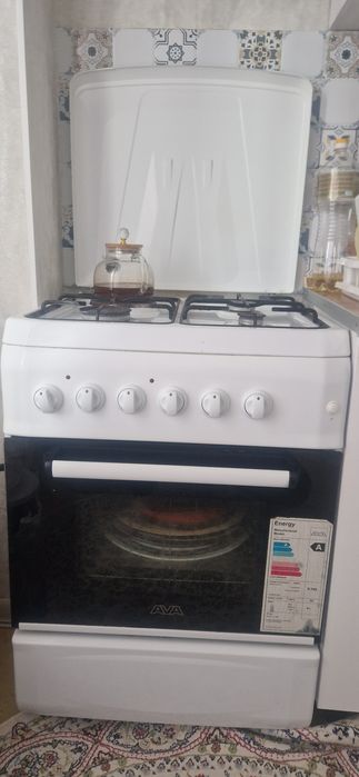 Продам газ плиту