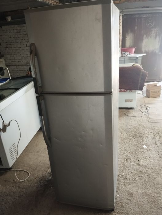 Продам холодильник Лдж с гарантией